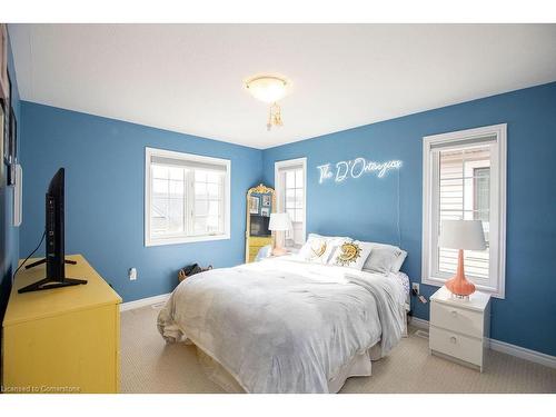 57-377 Glancaster Road, Ancaster, ON - Indoor Photo Showing Bedroom