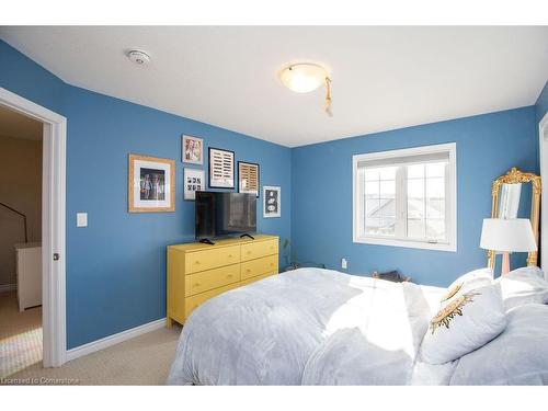 57-377 Glancaster Road, Ancaster, ON - Indoor Photo Showing Bedroom