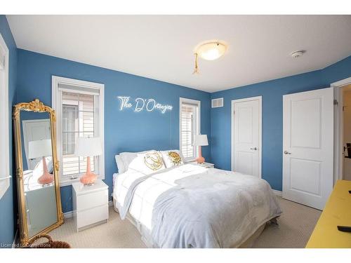 57-377 Glancaster Road, Ancaster, ON - Indoor Photo Showing Bedroom