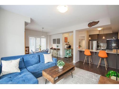 57-377 Glancaster Road, Ancaster, ON - Indoor Photo Showing Living Room