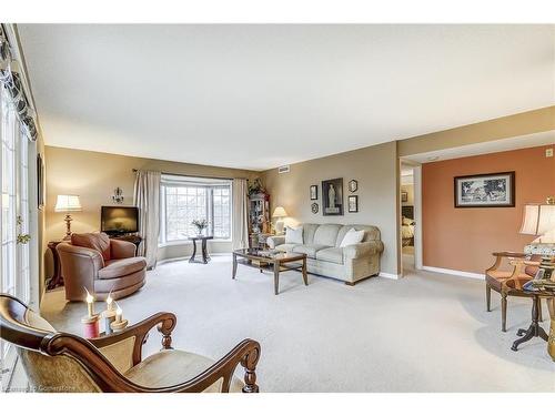 A402-216 Plains Road W, Burlington, ON - Indoor Photo Showing Living Room