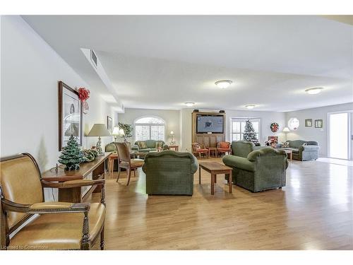 A402-216 Plains Road W, Burlington, ON - Indoor Photo Showing Living Room