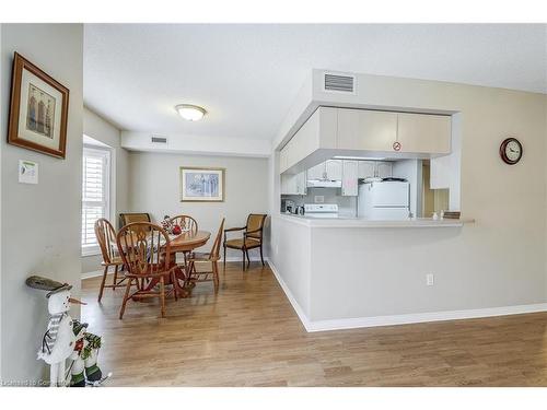 A402-216 Plains Road W, Burlington, ON - Indoor Photo Showing Dining Room