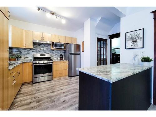 67 Tragina Avenue S, Hamilton, ON - Indoor Photo Showing Kitchen