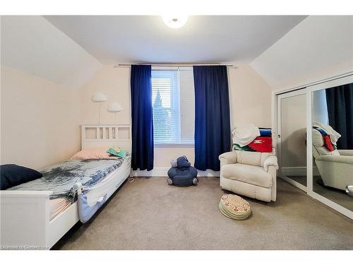 67 Tragina Avenue S, Hamilton, ON - Indoor Photo Showing Bedroom