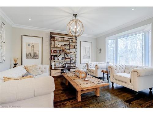 18 Elder Crescent, Ancaster, ON - Indoor Photo Showing Living Room