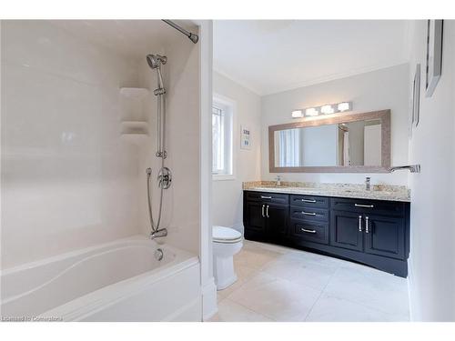 18 Elder Crescent, Ancaster, ON - Indoor Photo Showing Bathroom