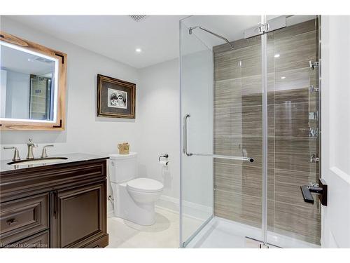 18 Elder Crescent, Ancaster, ON - Indoor Photo Showing Bathroom