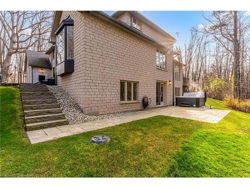 18 Elder Crescent, Ancaster, ON - Outdoor