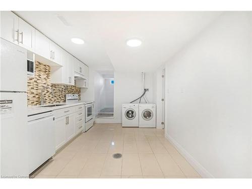 15 Arthur Street N, Hamilton, ON - Indoor Photo Showing Laundry Room