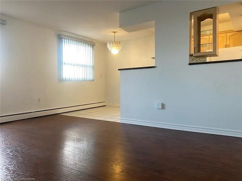 607-851 Queenston Road, Stoney Creek, ON - Indoor Photo Showing Other Room