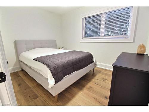 394 Lake Street, Grimsby, ON - Indoor Photo Showing Bedroom