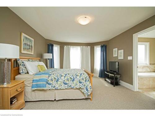 6502 Desanka Avenue, Niagara Falls, ON - Indoor Photo Showing Bedroom