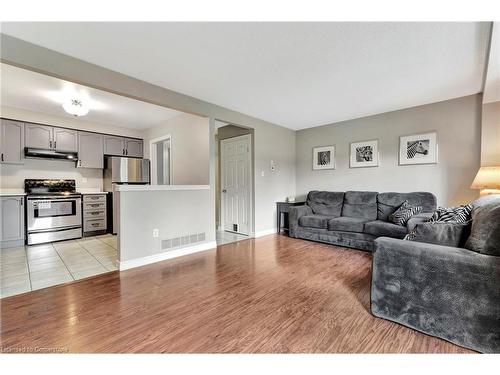 59-30 Braemar Avenue, Caledonia, ON - Indoor Photo Showing Living Room