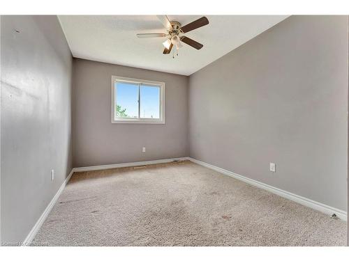 59-30 Braemar Avenue, Caledonia, ON - Indoor Photo Showing Bedroom