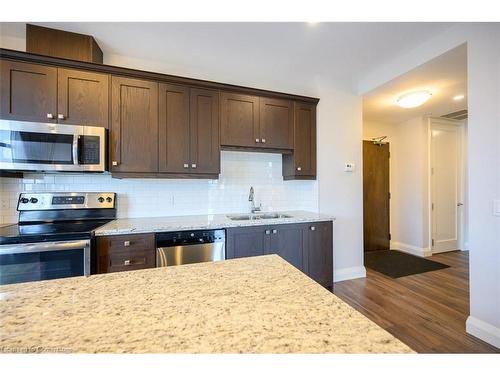 1017-118 King Street E, Hamilton, ON - Indoor Photo Showing Kitchen