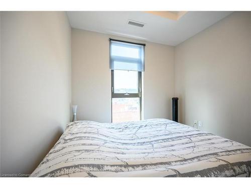 1017-118 King Street E, Hamilton, ON - Indoor Photo Showing Bedroom