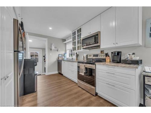 10 11Th Street, Selkirk, ON - Indoor Photo Showing Kitchen