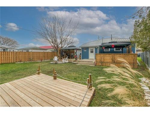 10 11Th Street, Selkirk, ON - Outdoor With Deck Patio Veranda