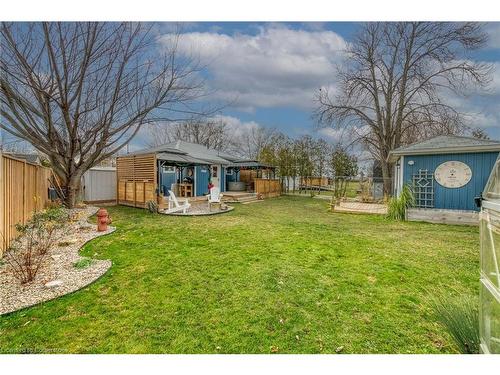 10 11Th Street, Selkirk, ON - Outdoor With Backyard