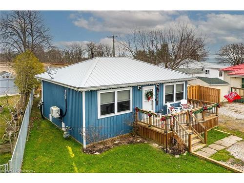 10 11Th Street, Selkirk, ON - Outdoor With Deck Patio Veranda