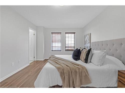 12-151 Green Road, Stoney Creek, ON - Indoor Photo Showing Bedroom