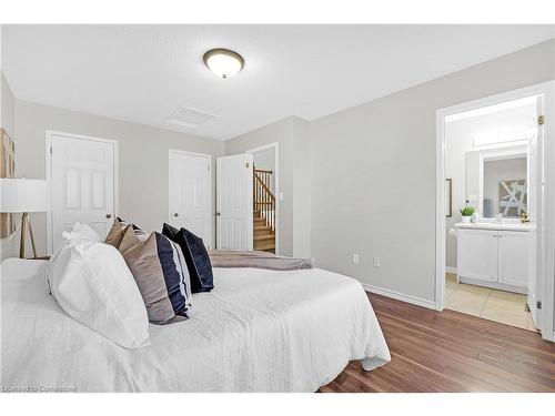 12-151 Green Road, Stoney Creek, ON - Indoor Photo Showing Bedroom