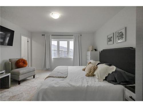 148 Whithorn Crescent, Caledonia, ON - Indoor Photo Showing Bedroom