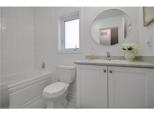 148 Whithorn Crescent, Caledonia, ON - Indoor Photo Showing Bathroom