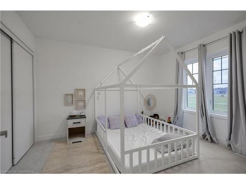 148 Whithorn Crescent, Caledonia, ON - Indoor Photo Showing Bedroom