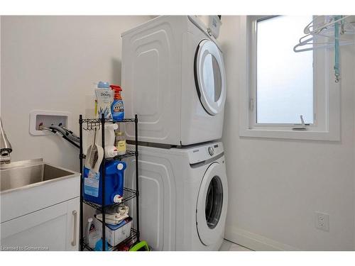 148 Whithorn Crescent, Caledonia, ON - Indoor Photo Showing Laundry Room