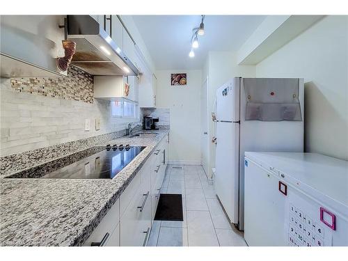 160 Bendamere Avenue, Hamilton, ON - Indoor Photo Showing Kitchen