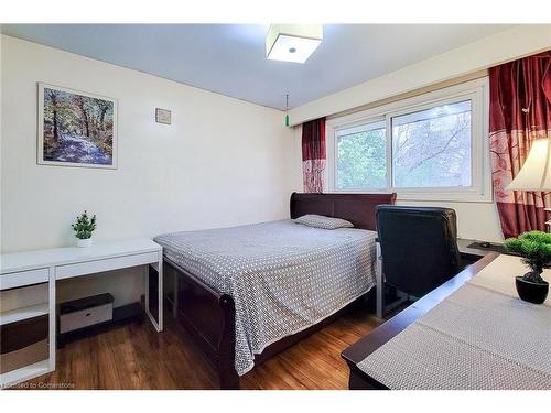 160 Bendamere Avenue, Hamilton, ON - Indoor Photo Showing Bedroom