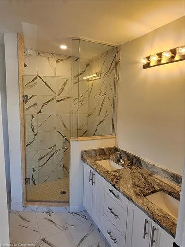 22 Roselawn Avenue, Ancaster, ON - Indoor Photo Showing Bathroom