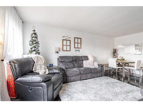 51 Leggett Crescent, Hamilton, ON - Indoor Photo Showing Living Room