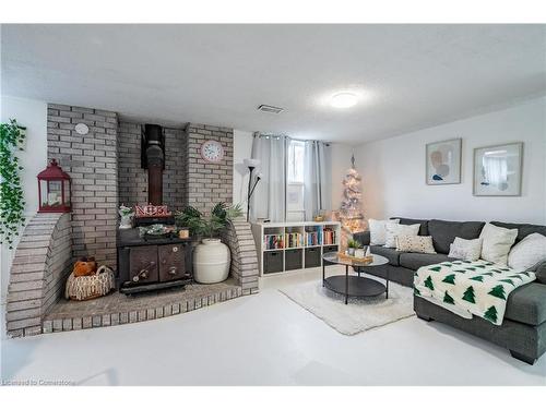 51 Leggett Crescent, Hamilton, ON - Indoor Photo Showing Living Room