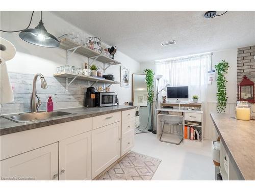 51 Leggett Crescent, Hamilton, ON - Indoor Photo Showing Kitchen