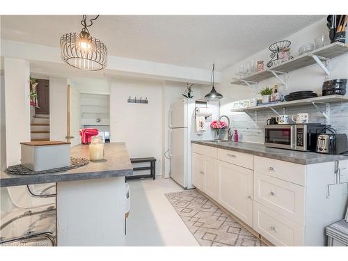 51 Leggett Crescent, Hamilton, ON - Indoor Photo Showing Kitchen