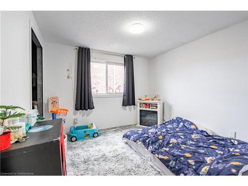 51 Leggett Crescent, Hamilton, ON - Indoor Photo Showing Bedroom