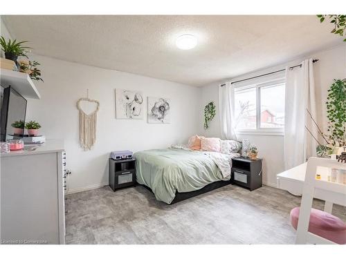 51 Leggett Crescent, Hamilton, ON - Indoor Photo Showing Bedroom