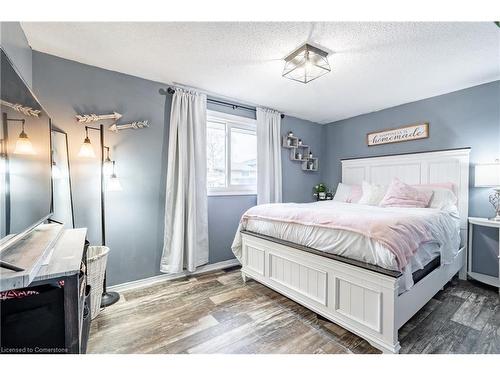 51 Leggett Crescent, Hamilton, ON - Indoor Photo Showing Bedroom