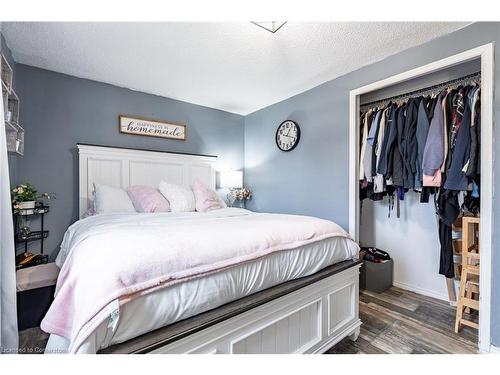 51 Leggett Crescent, Hamilton, ON - Indoor Photo Showing Bedroom