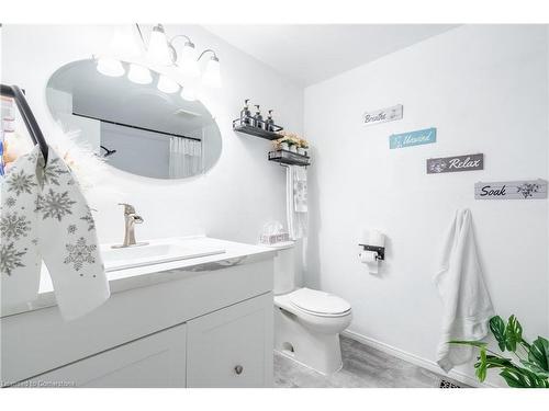 51 Leggett Crescent, Hamilton, ON - Indoor Photo Showing Bathroom