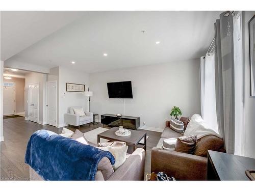 41 Corbin Street, St. Catharines, ON - Indoor Photo Showing Living Room