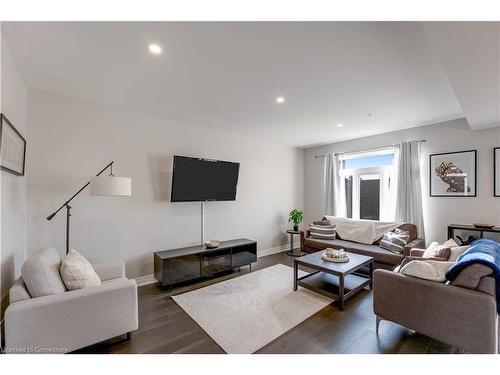 41 Corbin Street, St. Catharines, ON - Indoor Photo Showing Living Room