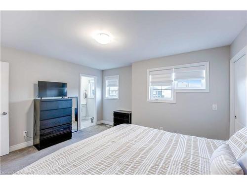 41 Corbin Street, St. Catharines, ON - Indoor Photo Showing Bedroom