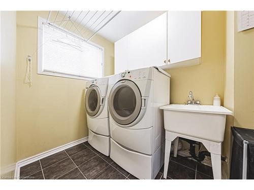 145 Dragoon Drive, Hamilton, ON - Indoor Photo Showing Laundry Room