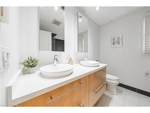 145 Dragoon Drive, Hamilton, ON - Indoor Photo Showing Bathroom