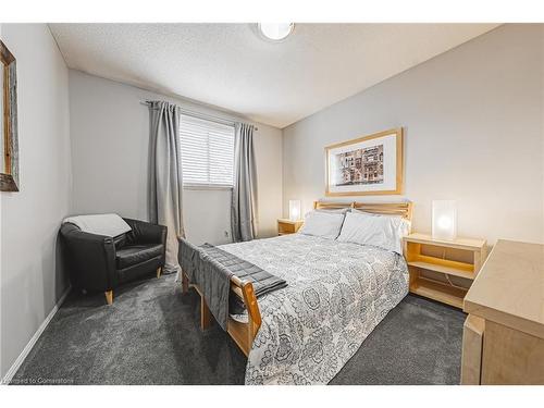 145 Dragoon Drive, Hamilton, ON - Indoor Photo Showing Bedroom