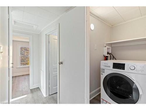 4599 Fourth Avenue, Niagara Falls, ON - Indoor Photo Showing Laundry Room